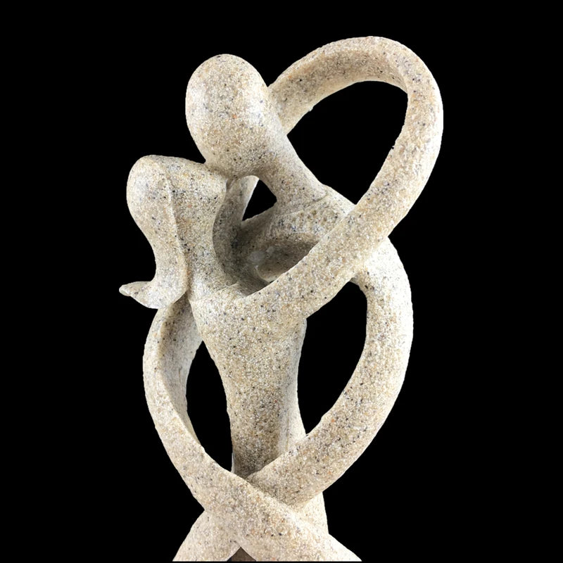 Vilead Sandsteinskulptur – Dekorative Liebesstatue