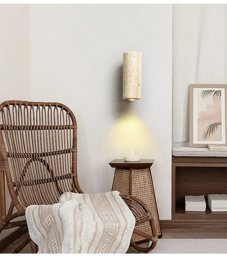 Designer Wabi-Sabi Wandlampe aus Kalkstein