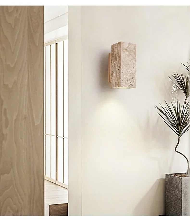 Designer Wabi-Sabi Wandlampe aus Kalkstein